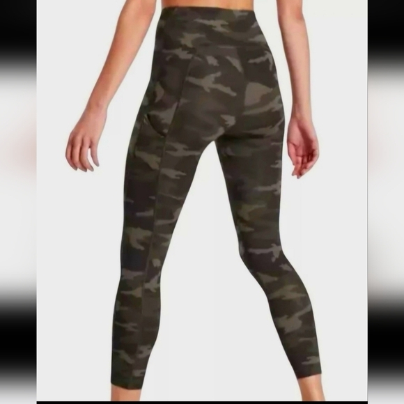 Athleta Pants - Athleta Ultimate Stash Pocket Camo Leggings Womens Medium Petite